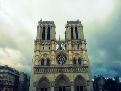 An evening stroll in Paris