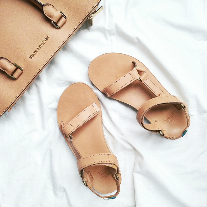 tan teva sandals