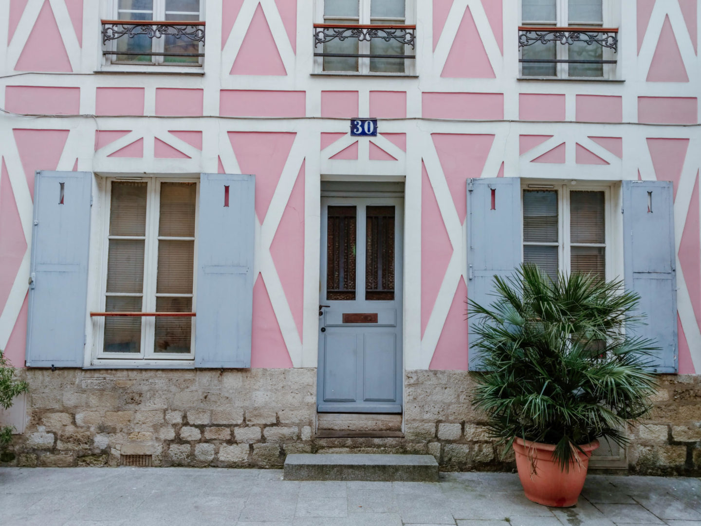 colorful street rue crémieux in paris