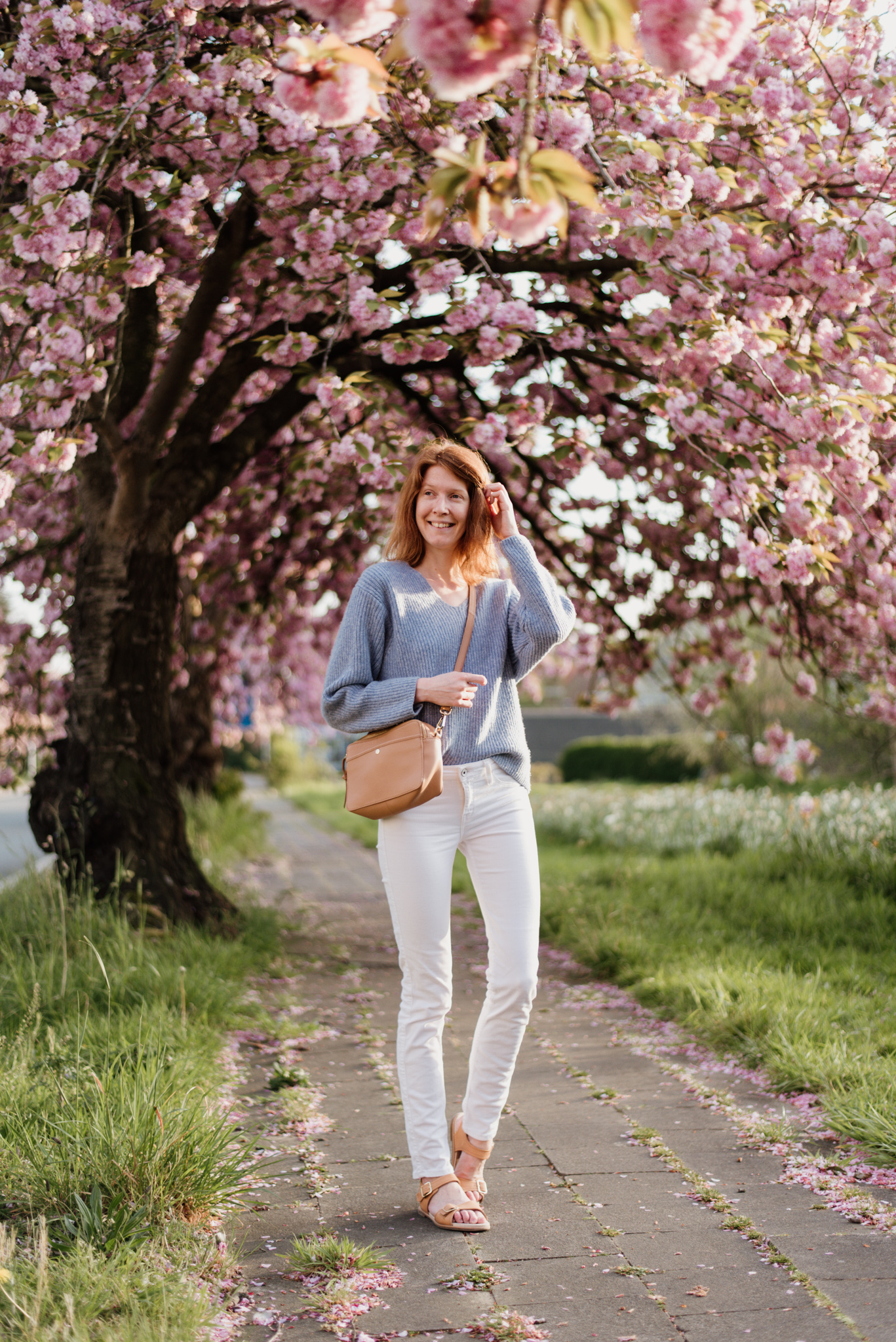 https://thegingerdiaries.be/wp-content/uploads/2020/09/casual-white-jeans-outfit-4.jpg