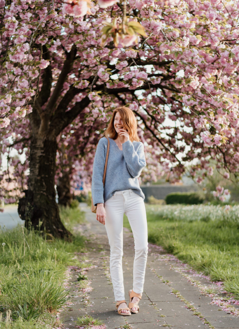 Casual White Jeans Outfit